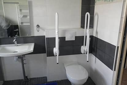 Création d'une salle de bain accessible PMR