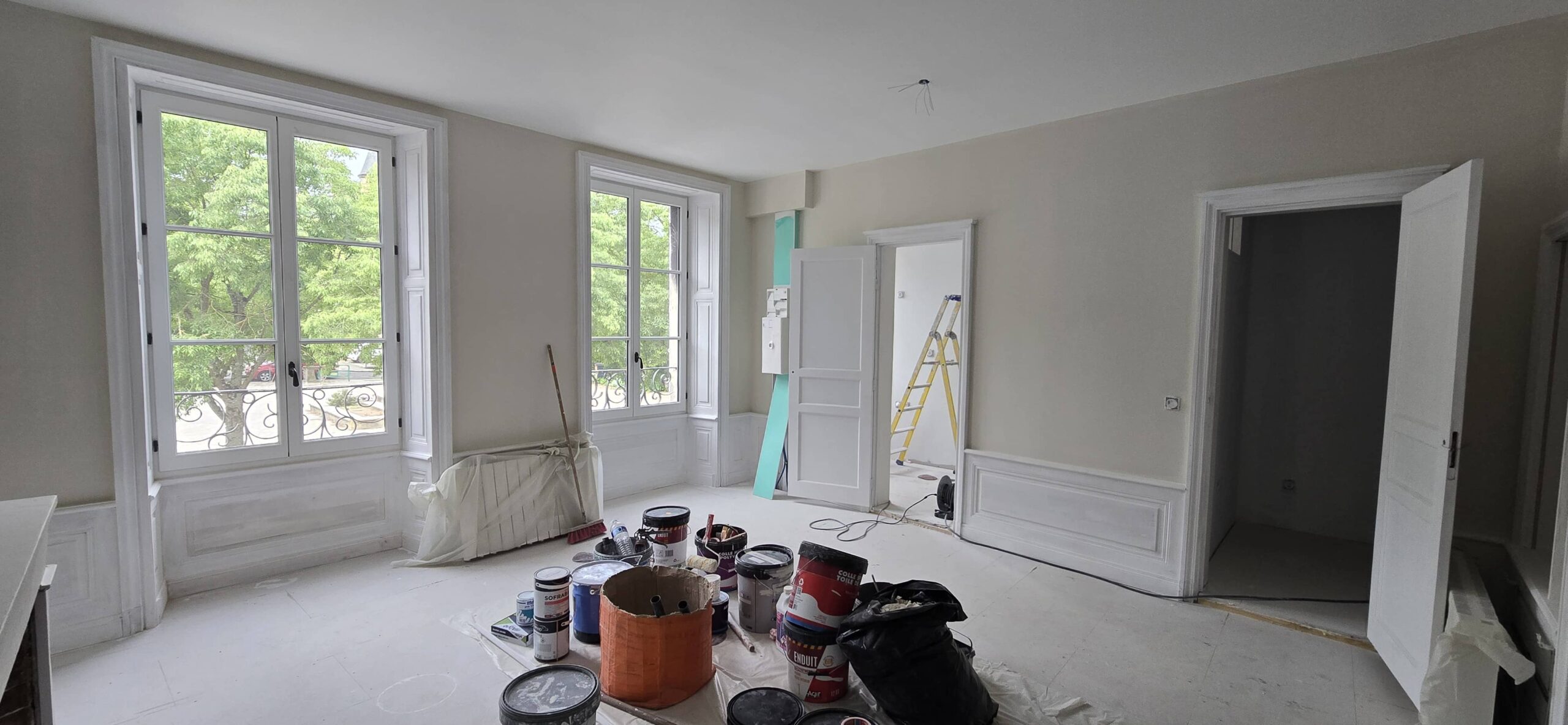 TRAVAUX DE PEINTURE EN COURS